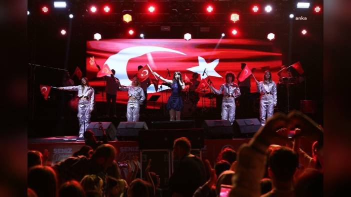 Merkezefendi'de 19 Mayıs coşkusu: Melis Fis sahne aldı