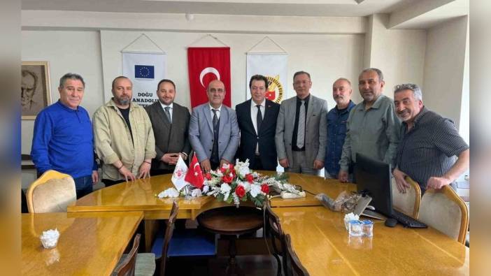 Doğu Anadolu Gazeteciler Cemiyeti'nde yeni dönem: Ayhan Türkez başkan seçildi