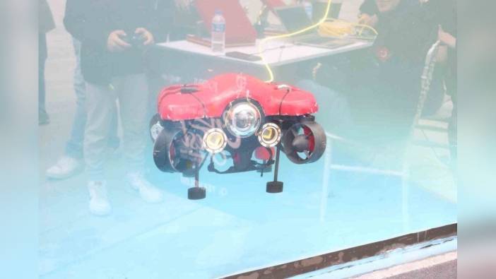 Kocaeli'nde EnFest coşkusu: Gençler, ödüllü İnsansız Su Altı Aracı'nı deneyimledi