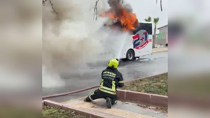 Mersin'de yolcu otobüsü alev alev yandı: Yolcular son anda kurtarıldı