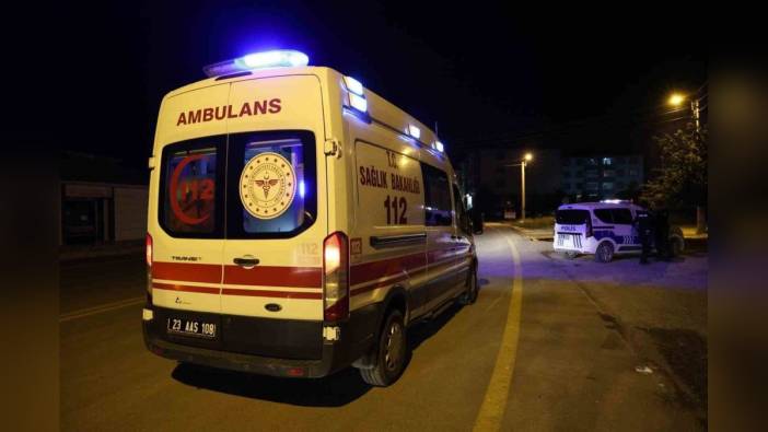 Elazığ'da gece yarısı hareketli anlar: Muhtarın aracı kurşunlandı, iki kişi yaralandı