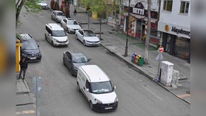 Kars'ta araç sayısı 52 bini aştı: Park sorunu büyüyor