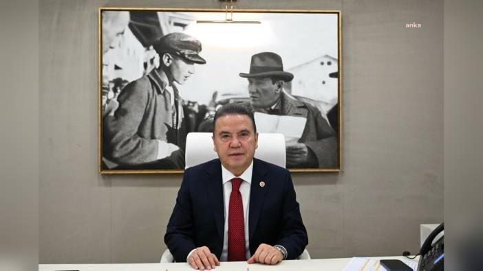 Antalya Büyükşehir Belediye Başkanı Böcek: 19 Mayıs'ın ruhu vazgeçmemektir