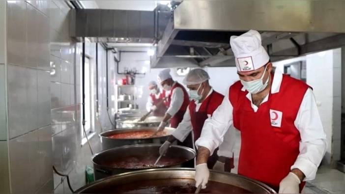 Kızılay Ağrı Şube Başkanı Tatlı: Aşevinden 3.200 aileye sıcak yemek