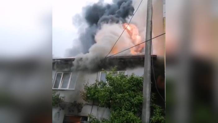 Orhangazi'de iki katlı ev yangında kullanılamaz hale geldi: Jandarma, Efe ailesinin birikimlerini kurtardı