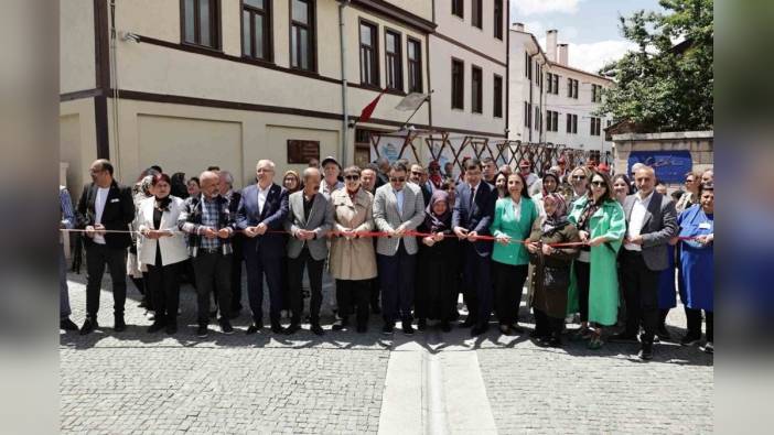 Kütahya Belediyesi'nden Germiyan Sokak'ta yöresel lezzet şöleni: Kütahya Yöresel Ekspres hizmete girdi