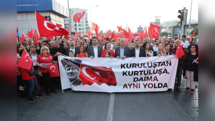 Karabağlar Belediyesi'nden 19 Mayıs yürüyüşü: 'Cumhuriyetimizi hep birlikte büyüteceğiz'