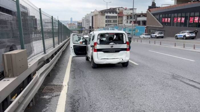 Beylikdüzü'nde zincirleme kaza: Düğün konvoyu karıştı, 3 yaralı