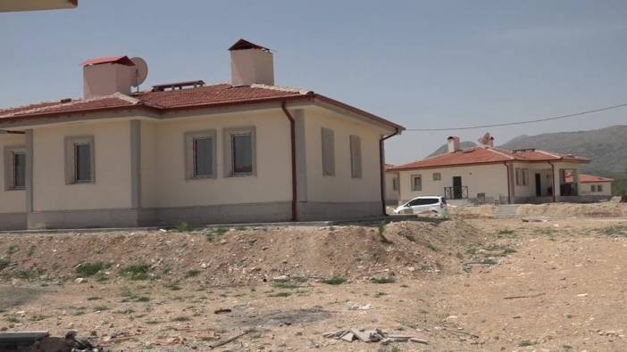 Akçadağ'da deprem konutları: Kalitesiz malzeme ve yavaş ilerleme iddiası