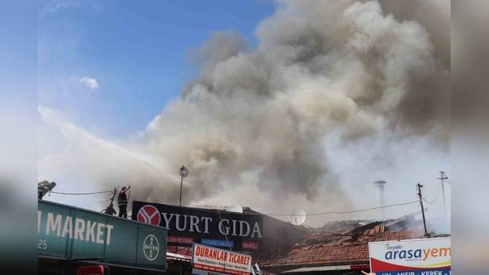 Erzincan Buğday Meydanı'nda yangın: Can kaybı yaşanmadı