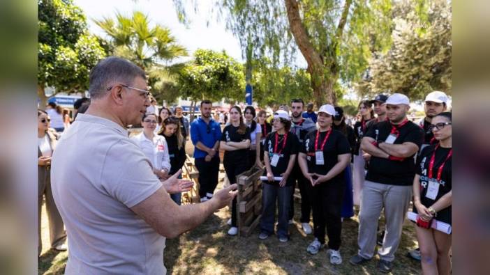 İzmir Büyükşehir Belediye Başkanı Tugay: Gençlerle Çeşme’de tasarım atölyesine katıldı