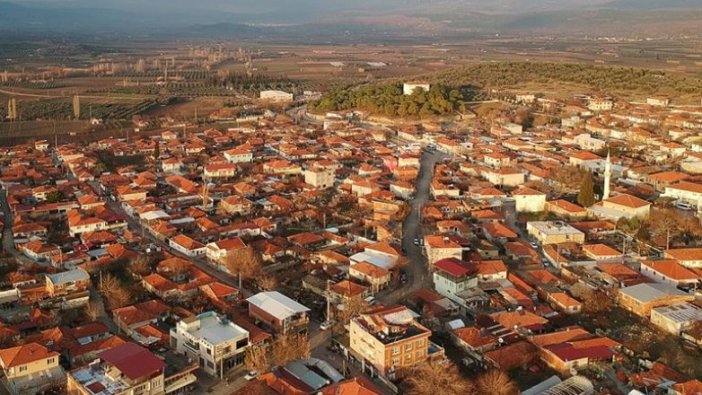 Manisa'da 4 ilçede 275 ağır hasarlı yapı tespit edildi