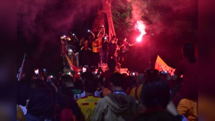 Galatasaray, Kayserispor'u 3-0 mağlup ederek şampiyon oldu: Konya'da coşkulu kutlamalar