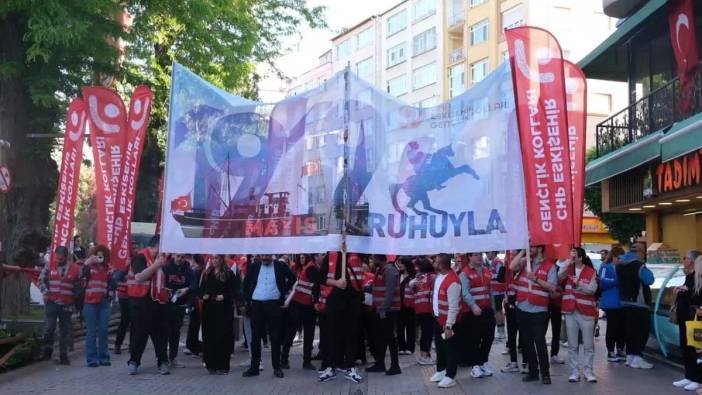 CHP Eskişehir Gençlik Kolları'ndan 19 Mayıs yürüyüşü