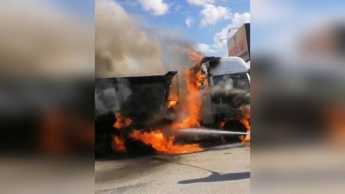 Uşak'ta park halindeki TIR alev alev yandı