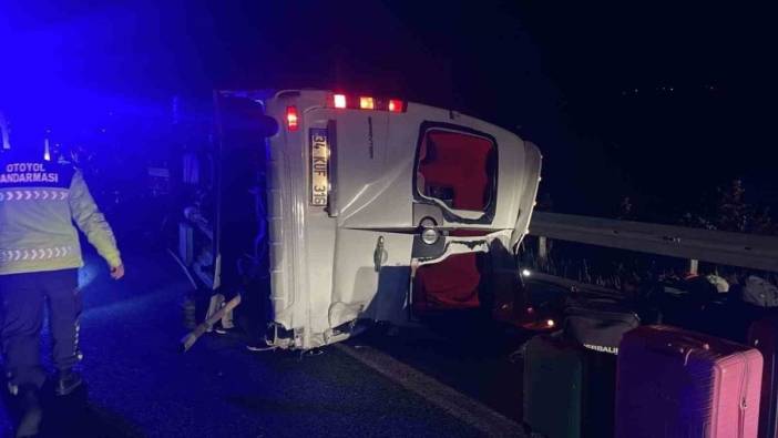 Soma'da servis minibüsü kazası: 1 ölü, 13 yaralı