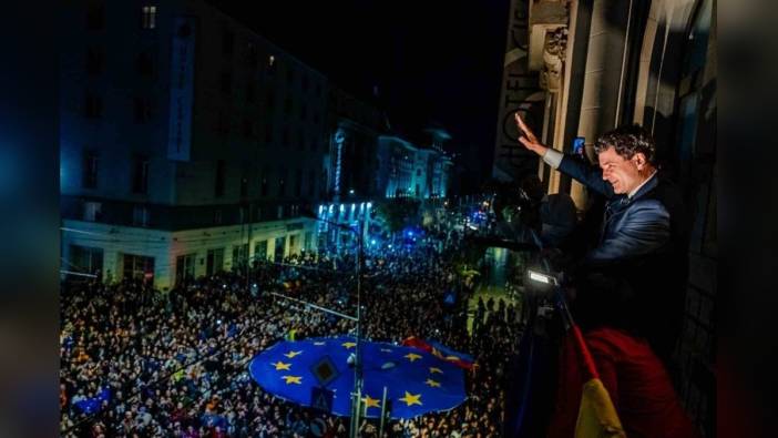 Romanya'da cumhurbaşkanlığı seçimini Nicusor Dan kazandı