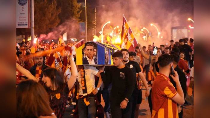 Galatasaray'ın şampiyonluk kutlamasında ilginç görüntüler