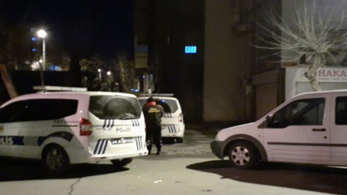 Başakşehir'de bir kişi boğazından bıçaklanarak öldürüldü