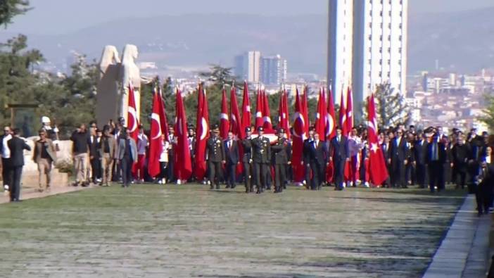 Gençlik ve Spor Bakanı Bak, Anıtkabir'i ziyaret etti