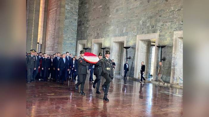 Bakan Bak Anıtkabir'de: Gençlerimiz Türkiye Yüzyılı'nın taşıyıcısı