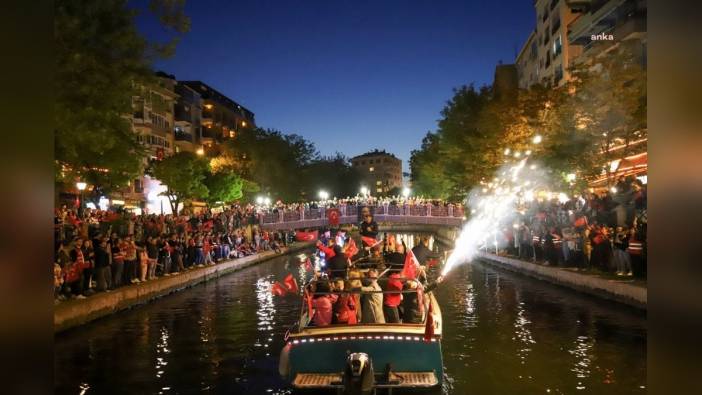 Eskişehir Büyükşehir Belediyesi'nden 19 Mayıs coşkusu: 'Gelecek gençlerle gelecek'