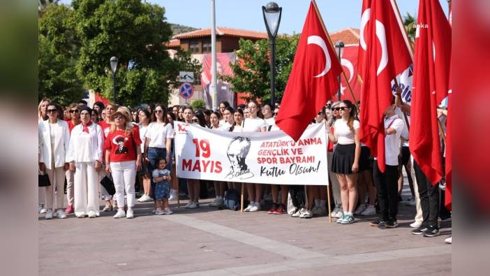Çeşme'de 19 Mayıs coşkusu