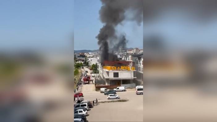 Bursa'da dört katlı binada yangın: Daire kullanılamaz hale geldi