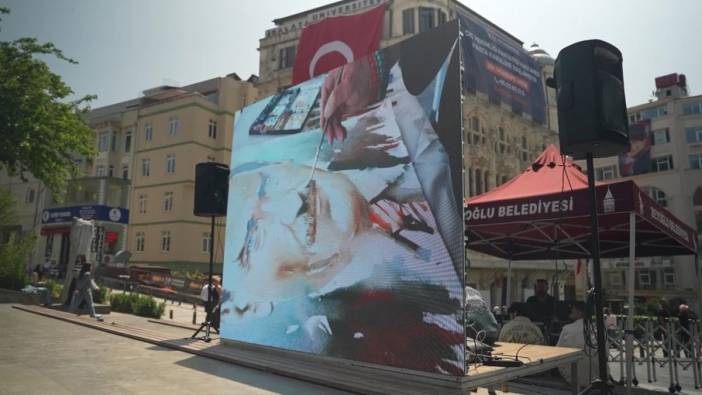 Beyoğlu'nda 19 Mayıs coşkusu: Ressam Burhan Özer, Atatürk portresi çizdi