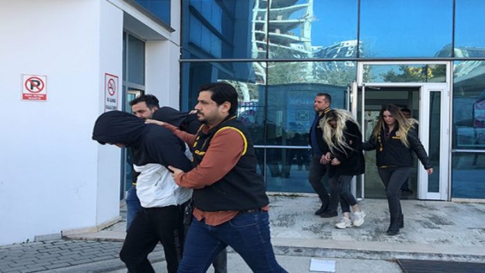 Yaşlı adama genç sevgiliden gasp tuzağı