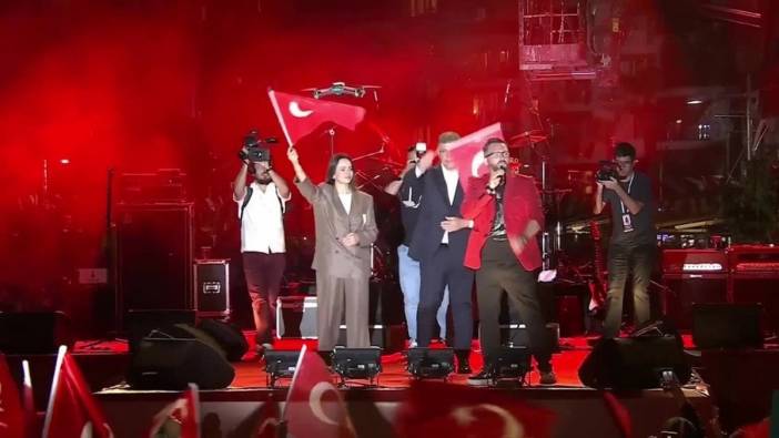 İzmir Büyükşehir Belediye Başkanı Tugay: Gençler çok daha iyisini hak ediyor