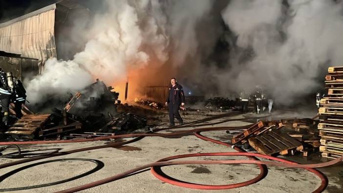 Gebze'de ahşap palet deposunda yangın