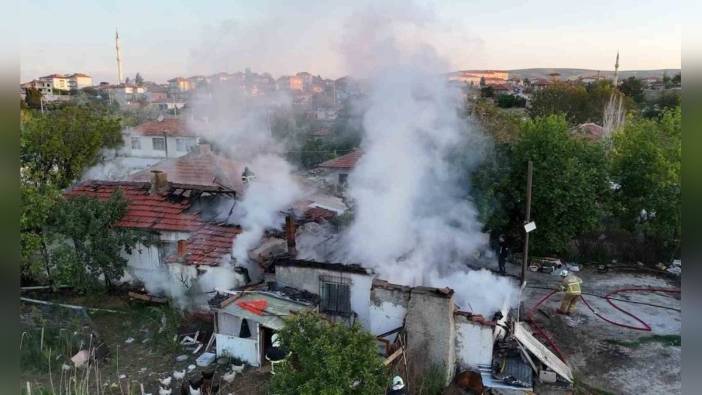 Kırıkkale'de tandırlık yangını bitişikteki eve sıçradı