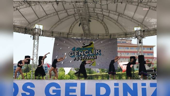 Beylikdüzü'nde 4. Kırlangıç Gençlik Festivali coşkusu