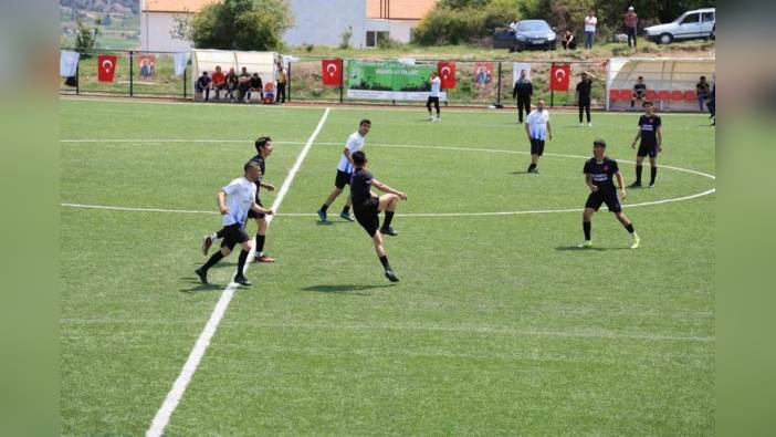 Çameli Kurumlar-Mahalleler Futbol Turnuvası'nda şampiyon Barcelona SK oldu