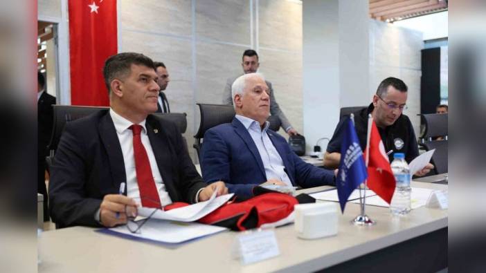 Bursa Büyükşehir Belediye Başkanı Bozbey: BURULAŞ çalışanları teklifimizden memnun
