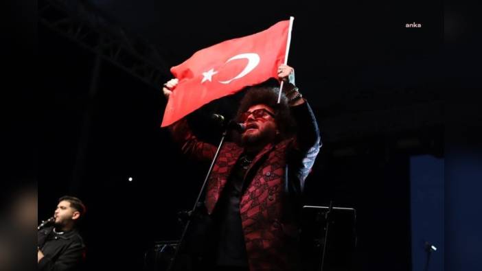 Bandırma'da 19 mayıs coşkusu: Can Gox konseriyle taçlandı