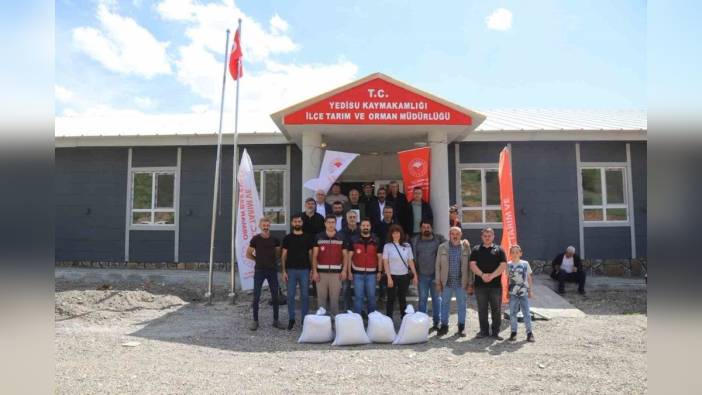 Yedisu'da çiftçilere 8 ton horoz kuru fasulye tohumu dağıtımı