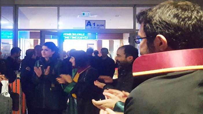 Avukatların adliyelerde "çay" eylemi sürüyor