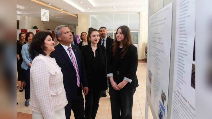 Anadolu Üniversitesi Eczacılık Fakültesi'nde anlamlı sergi