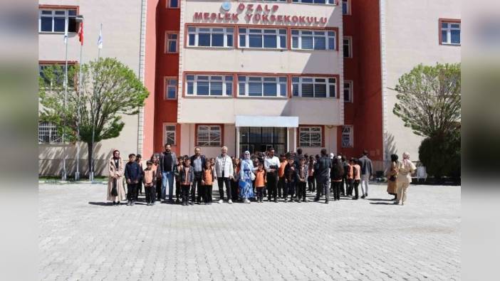 Özalp Meslek Yüksekokulu, öğrencilere üniversite deneyimi yaşatıyor