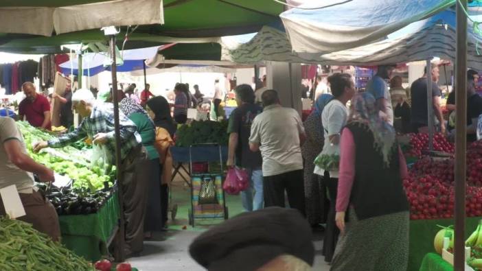 İzmir'de pazar fiyatları cep yakıyor: 'Et evime girmiyor, peynir veresiye'