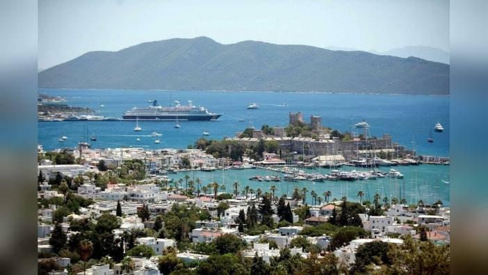 Bodrum'da yaz sezonu başladı: Oda fiyatları 2 bin liradan başlıyor, 43 bin liraya kadar çıkıyor