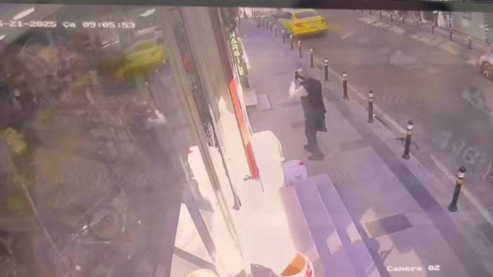 Küçükçekmece'de feci kaza: Yaya, servis minibüsünün altında kalarak hayatını kaybetti