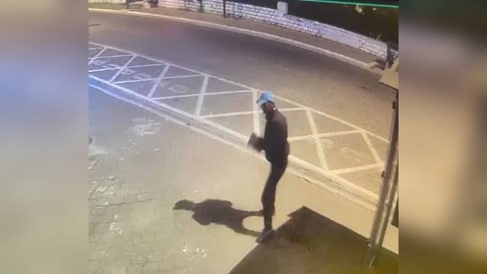 Fethiye'de AK Parti binasına taşlı saldırı