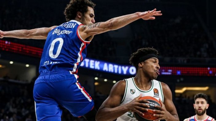 Anadolu Efes, play-off'u rekorla garantiledi