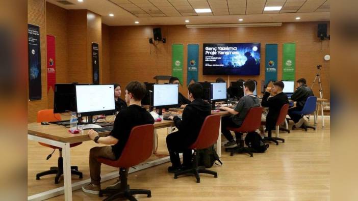 Sakarya Büyükşehir Belediyesi Genç Yazılımcı Proje Yarışması'nın 'Etik Hacker' etabı tamamlandı