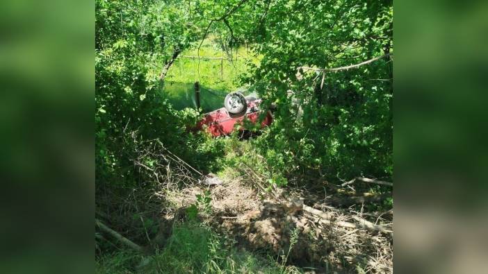 Sapanca'da otomobil şarampole uçtu: Sürücü ve eşi yaralandı