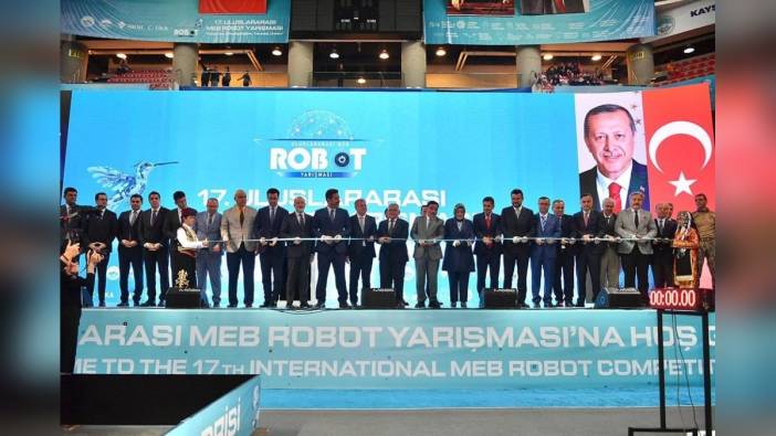 Kayseri'de Uluslararası MEB Robot Yarışması başladı