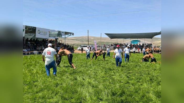 Afyonkarahisar Karaadilli Yağlı Güreşleri'nde başpehlivan Feyzullah Aktürk oldu